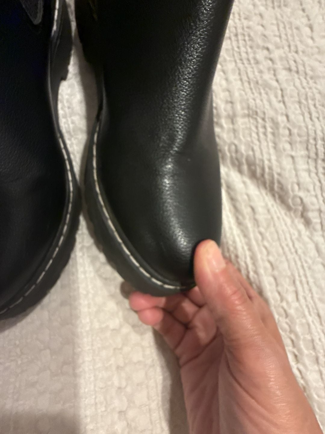 DV Dolce Vita Leigha Chelsea Boots Size 7 Black 9