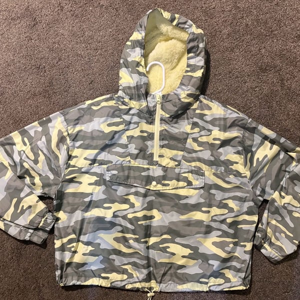 Flirtitude Active Women's Size largeRain Coat Hoodie 1/2 Zip Camouflage Jacket