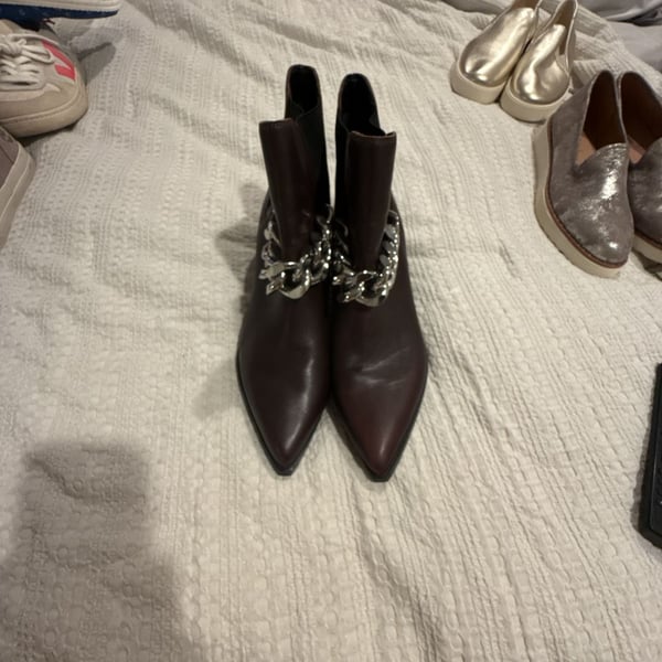 Marc Fisher Henly Bootie Size 9M Brown Leather Chain
