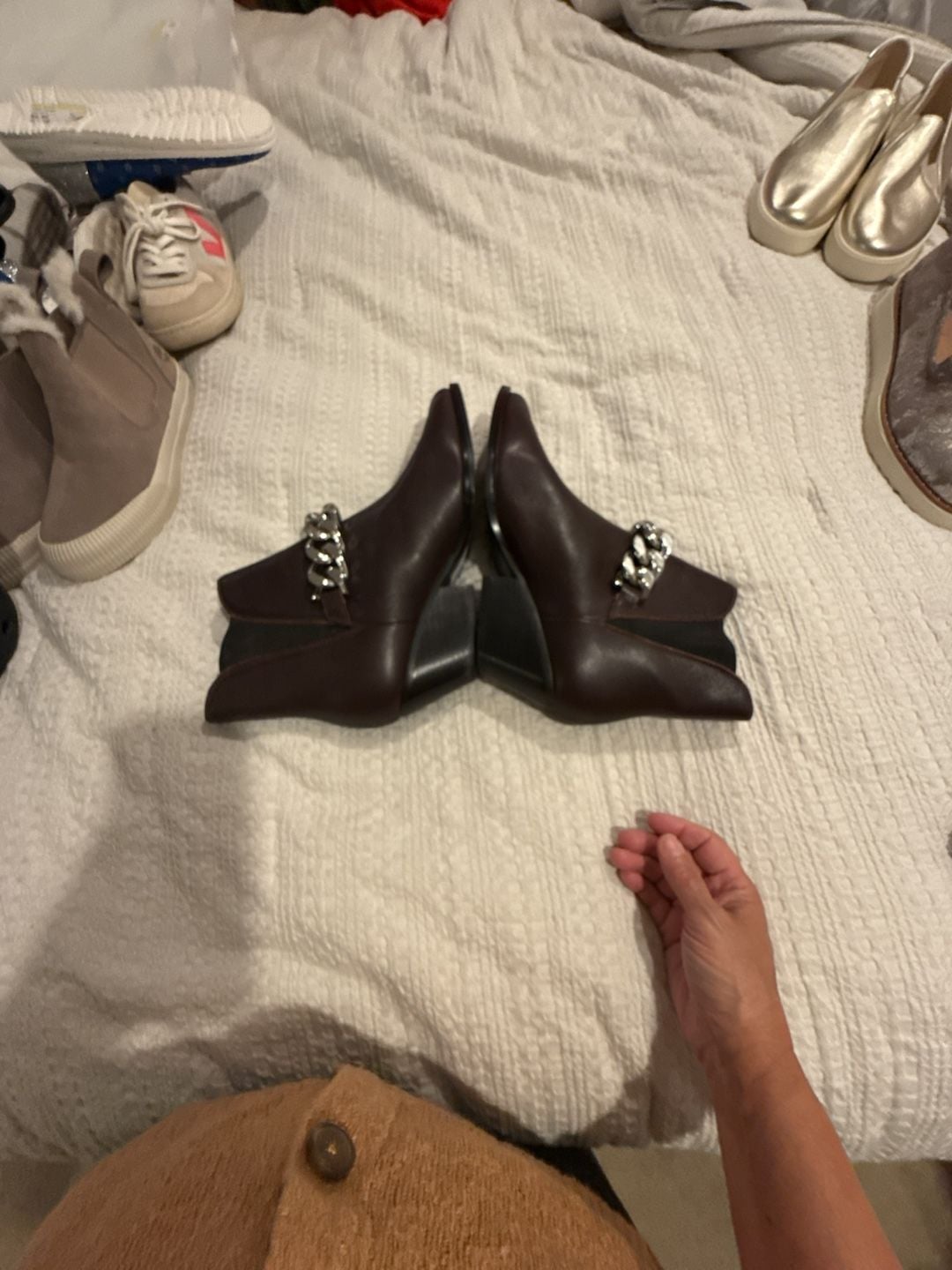 Marc Fisher Henly Bootie Size 9M Brown Leather Chain 4