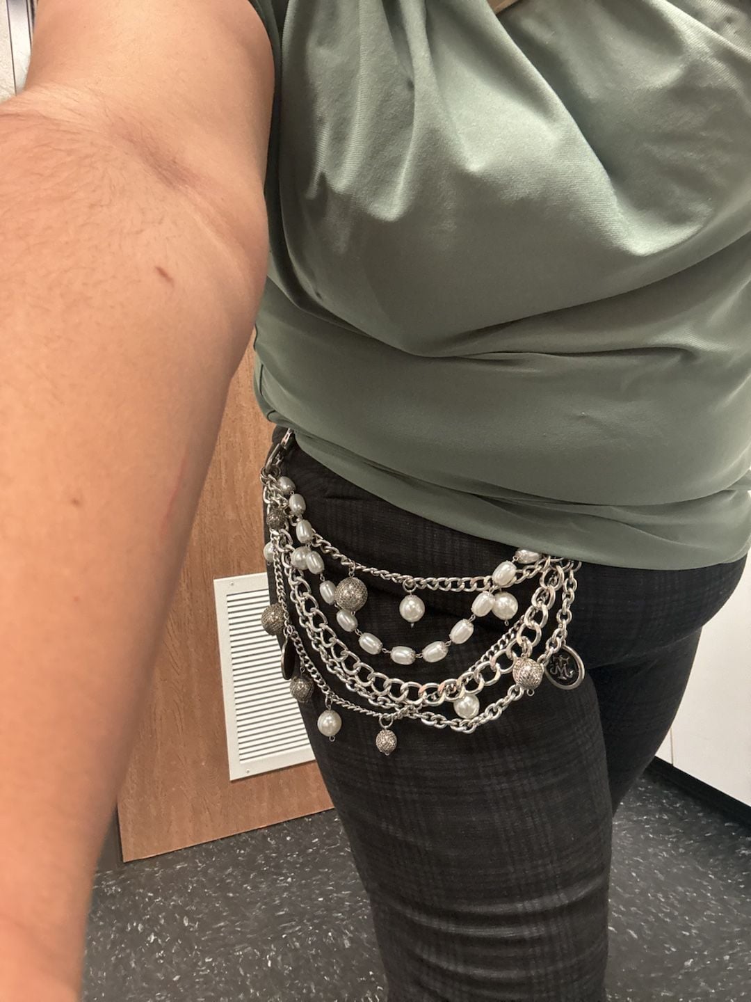 Silver Tone Multi-Chain Pearl and Bead Waist Belt 2