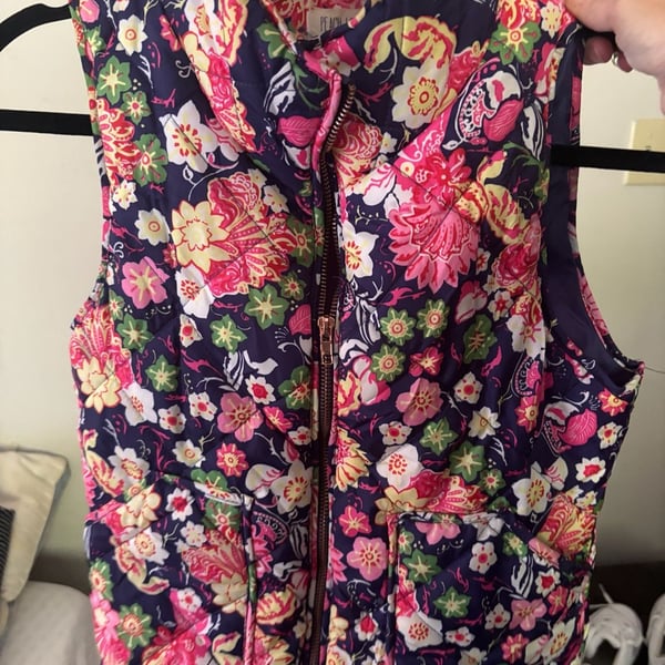 Peach Love California Quilted Floral Puffer Vest Size Small