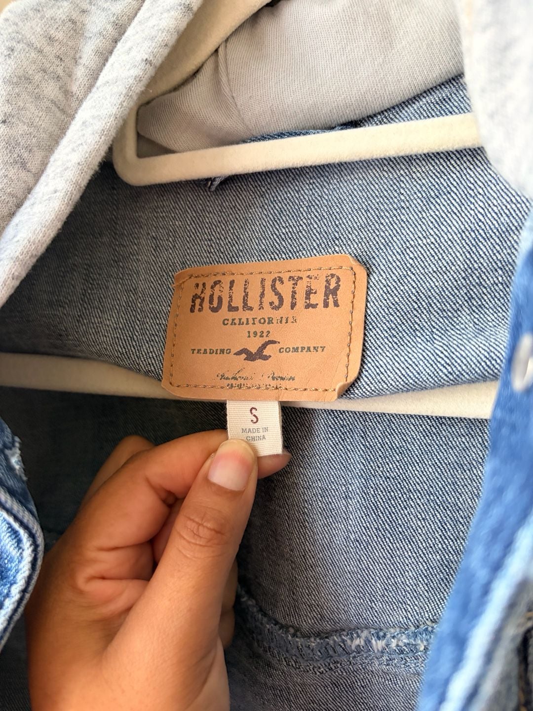 Hollister Denim Hooded Jacket Size S Distressed 5