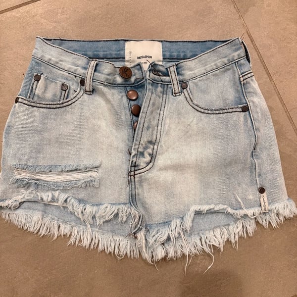 One Teaspoon Bahama Blue Outlaws Low Waist Mid Length Denim Shorts Size 22 Light