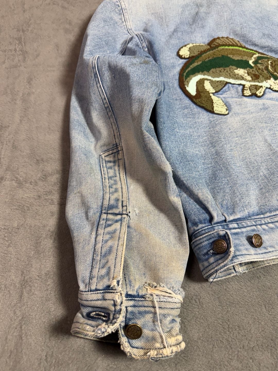 Vintage 90s Denim Jacket Bass Fish Chenille Patch Distressed Grunge Size S 5