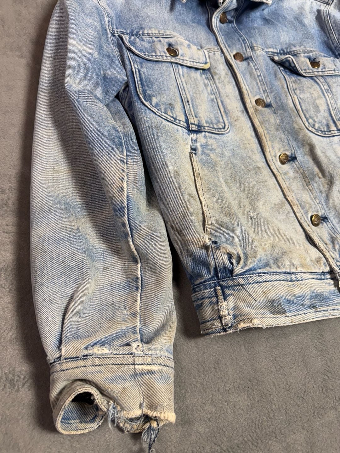 Vintage 90s Denim Jacket Bass Fish Chenille Patch Distressed Grunge Size S 9