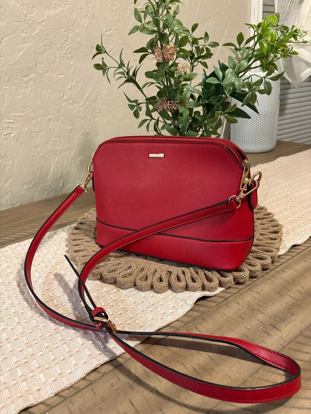 Lovevook Red Faux Leather Crossbody Bag with Gold Hardware 3