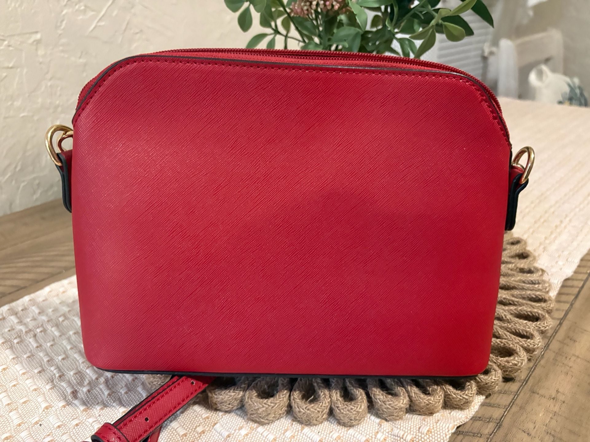Lovevook Red Faux Leather Crossbody Bag with Gold Hardware 6