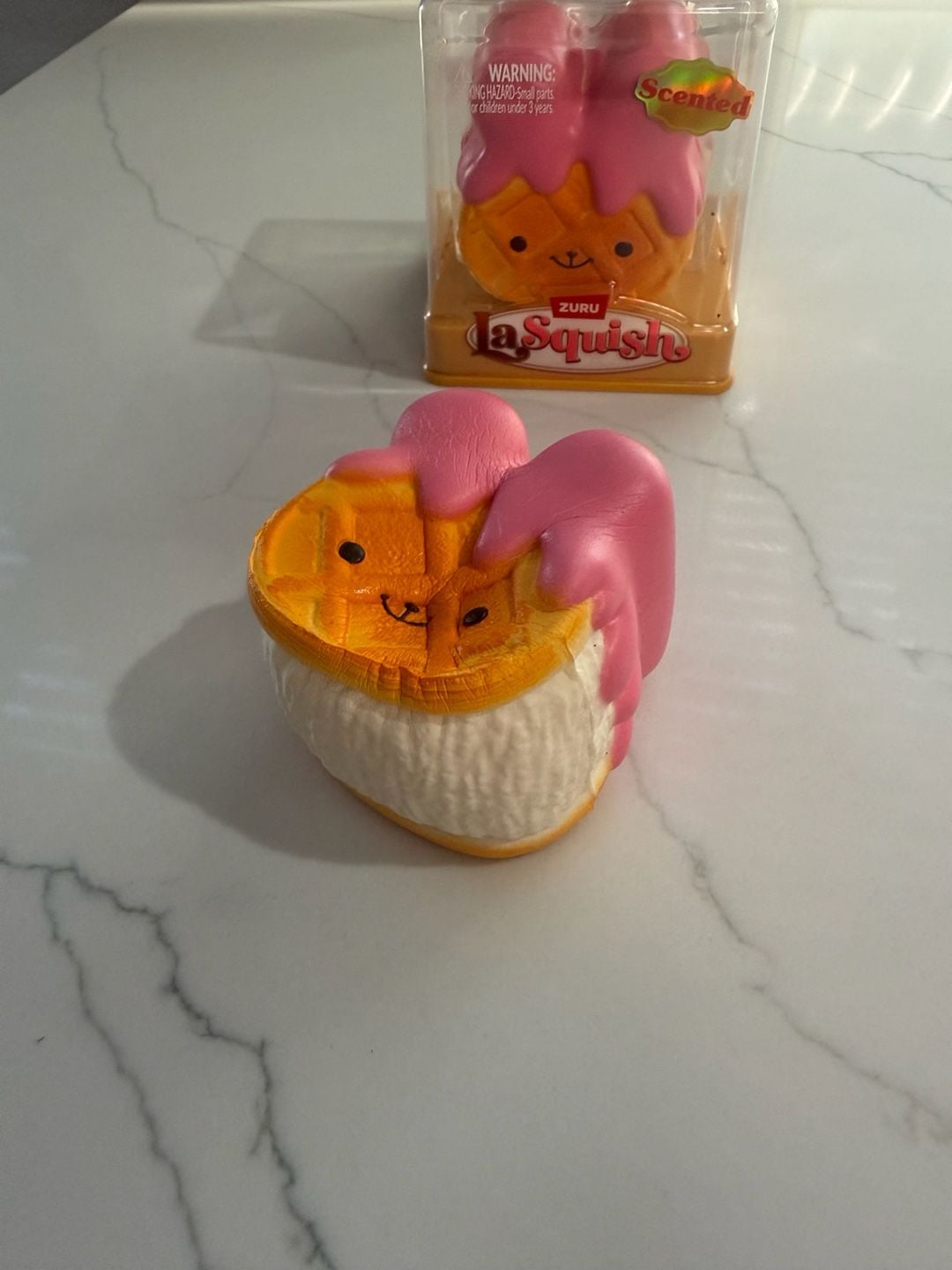 Zuru La Squish Waffle Bun Bun Scented Slow Rise Squishy Toy 8