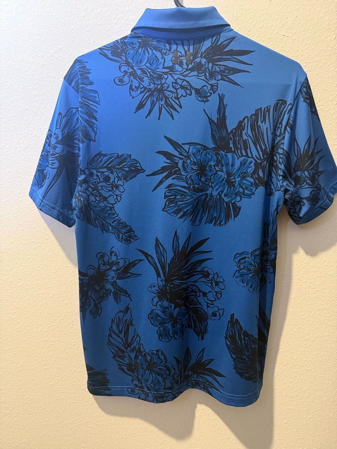 Under Armour The Playoff Polo Size S Blue Floral Golf Shirt 3