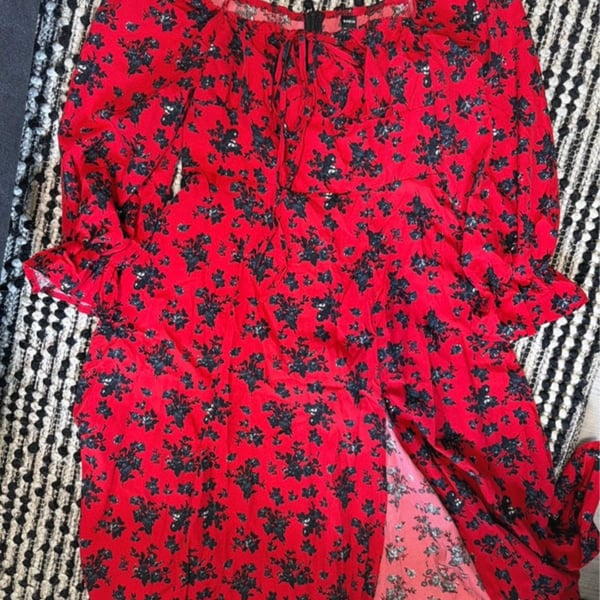 SHEIN Red Floral Print Cold Shoulder Midi Dress Size M