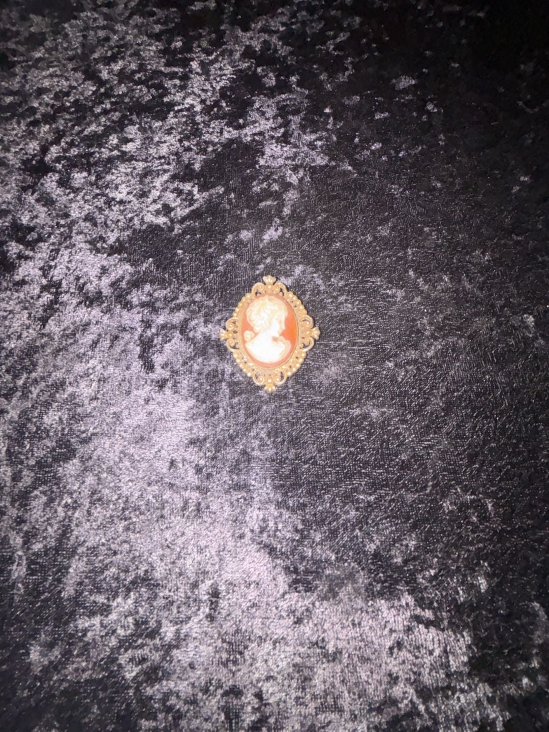 Vintage Gold Tone Filigree Cameo Brooch Pin 2