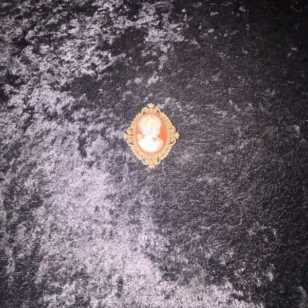 Vintage Gold Tone Filigree Cameo Brooch Pin