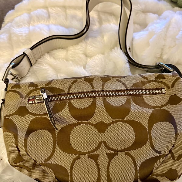 Coach Signature Canvas Shoulder Bag Brown Monogram F15068