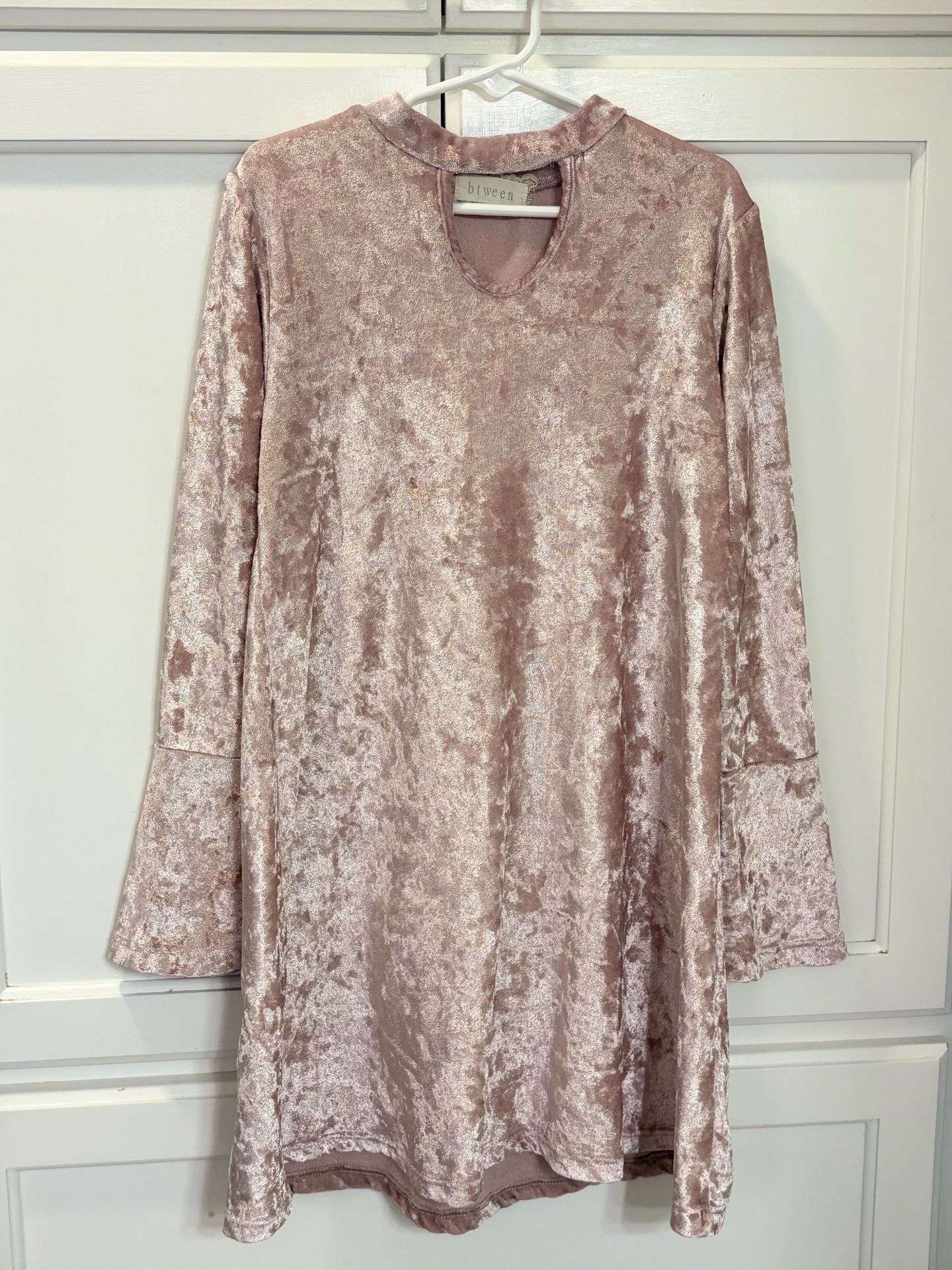 Btween Crushed Velvet Dress Youth Size 10 Pink Keyhole Bell Sleeve Babydoll 4