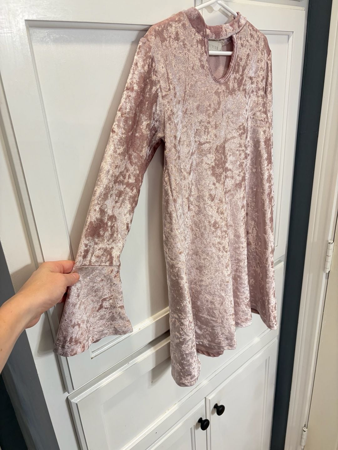 Btween Crushed Velvet Dress Youth Size 10 Pink Keyhole Bell Sleeve Babydoll 5