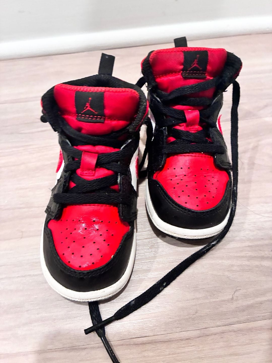 Jordan Air Jordan 1 Mid Alternate Bred Toe Toddler Shoes 5