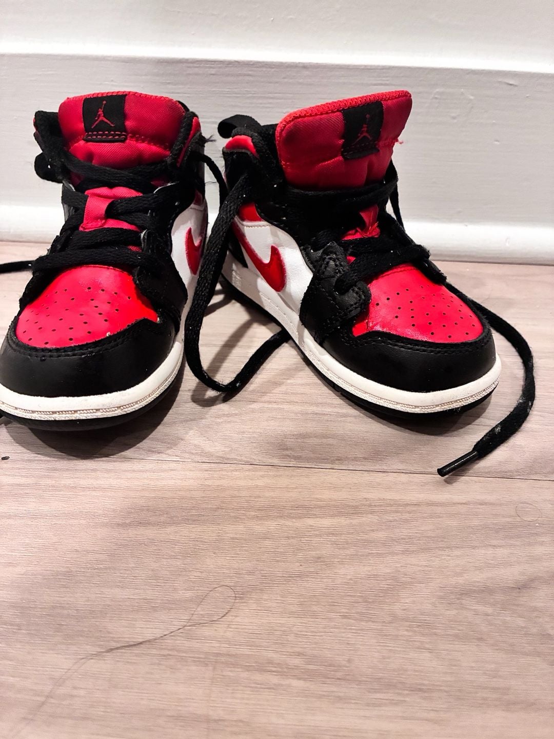 Jordan Air Jordan 1 Mid Alternate Bred Toe Toddler Shoes 6