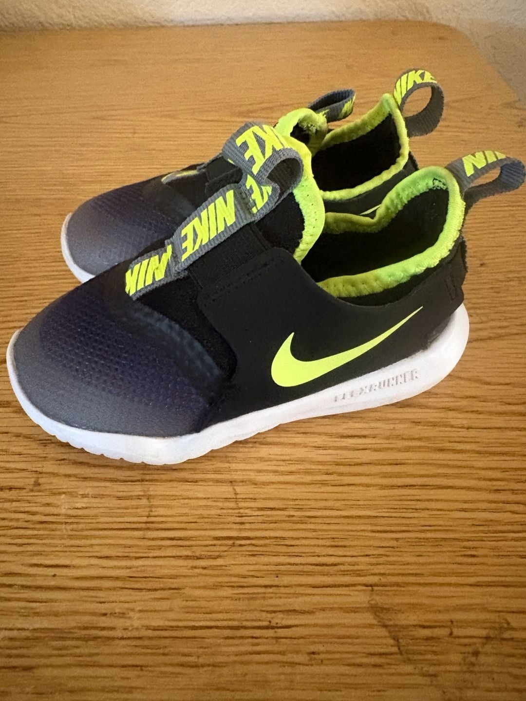 Nike Flex Runner Toddler Casual Running Shoe AT4665-019 Size 7C Black Neon Green 2