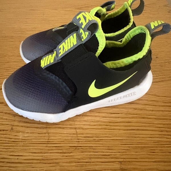 Nike Flex Runner Toddler Casual Running Shoe AT4665-019 Size 7C Black Neon Green