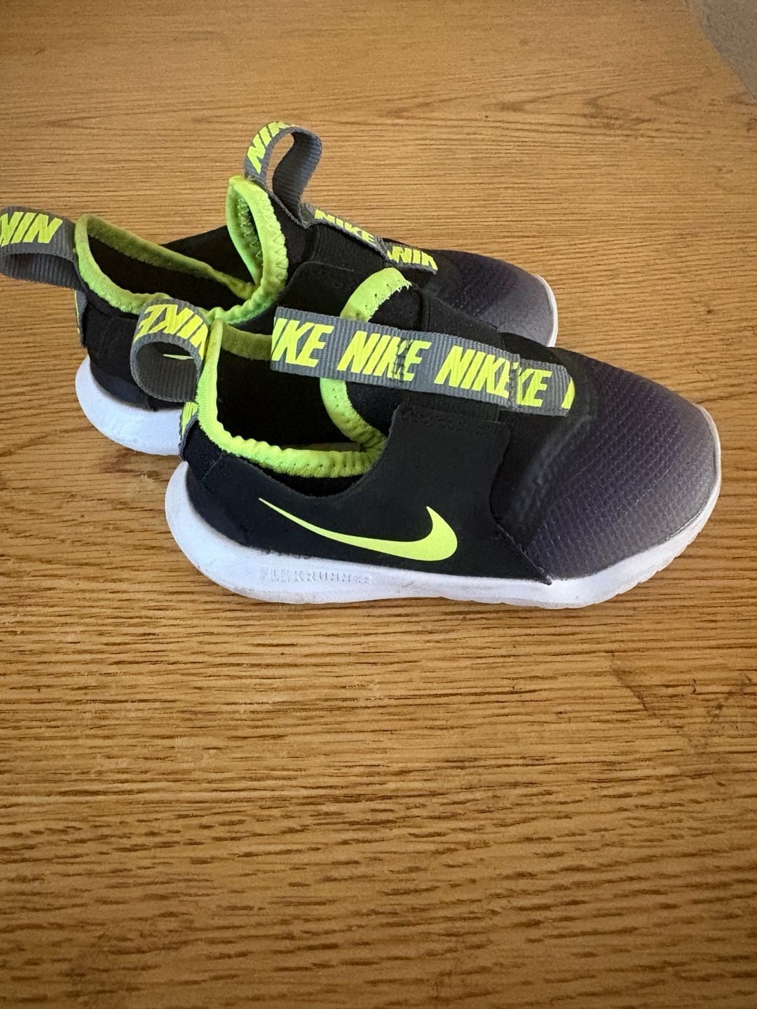 Nike Flex Runner Toddler Casual Running Shoe AT4665-019 Size 7C Black Neon Green 4