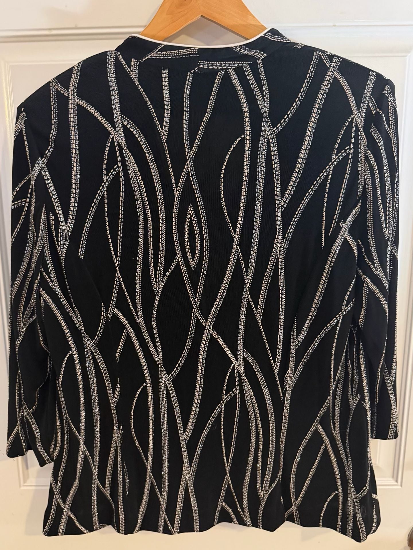 Alex Black & Silver Abstract Print 2-Pc Jacket & Tank Set 3