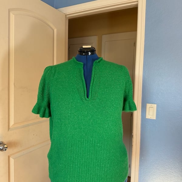 Torrid Green Puff Sleeve V-Neck Ribbed Hem Sweater Size 2