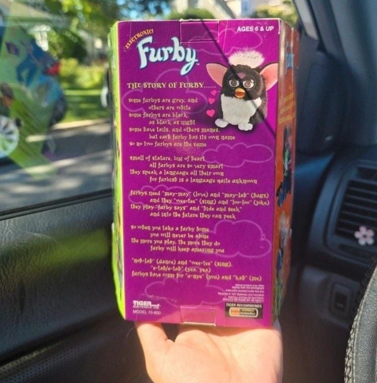 Tiger 1998 Furby Toy Model 70-800 New in Box 2