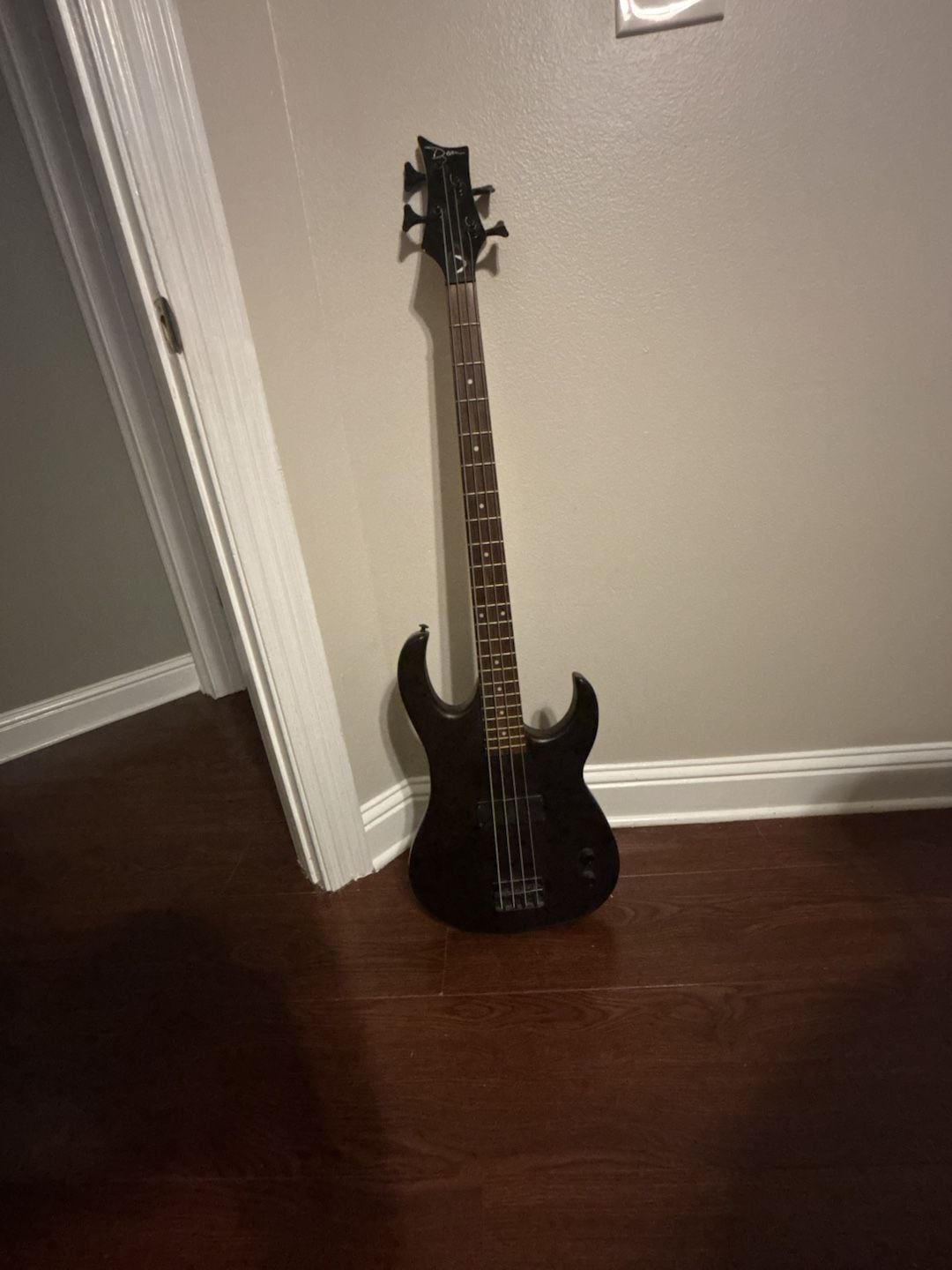 Dean 4 String Electric Bass Guitar Classic Black 1