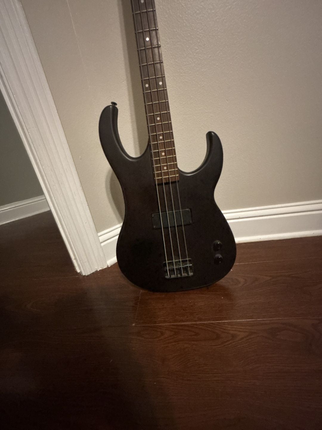 Dean 4 String Electric Bass Guitar Classic Black 3