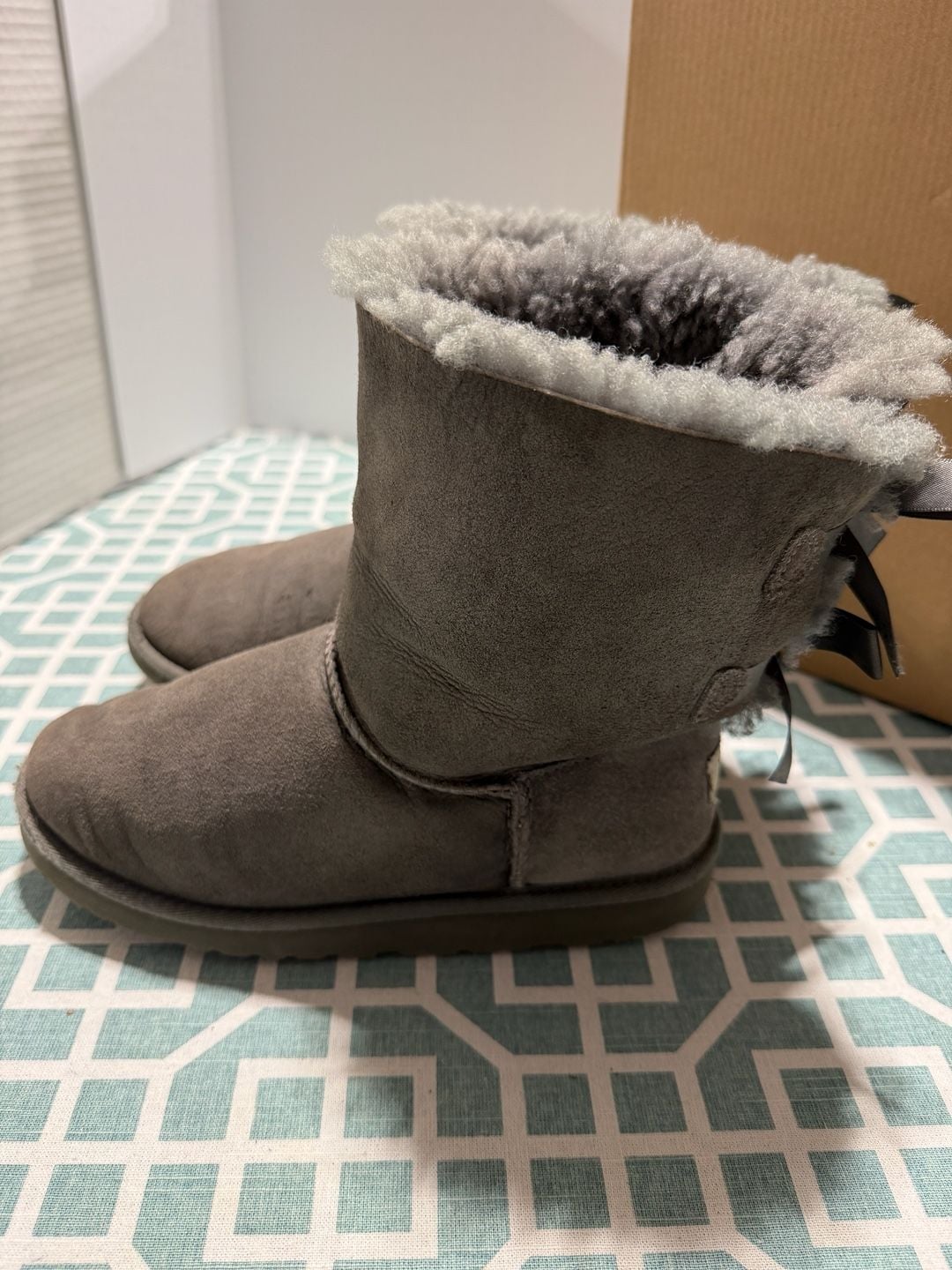 UGG Bailey Bow II Boots Size 4 Gray Sheepskin Bows 9