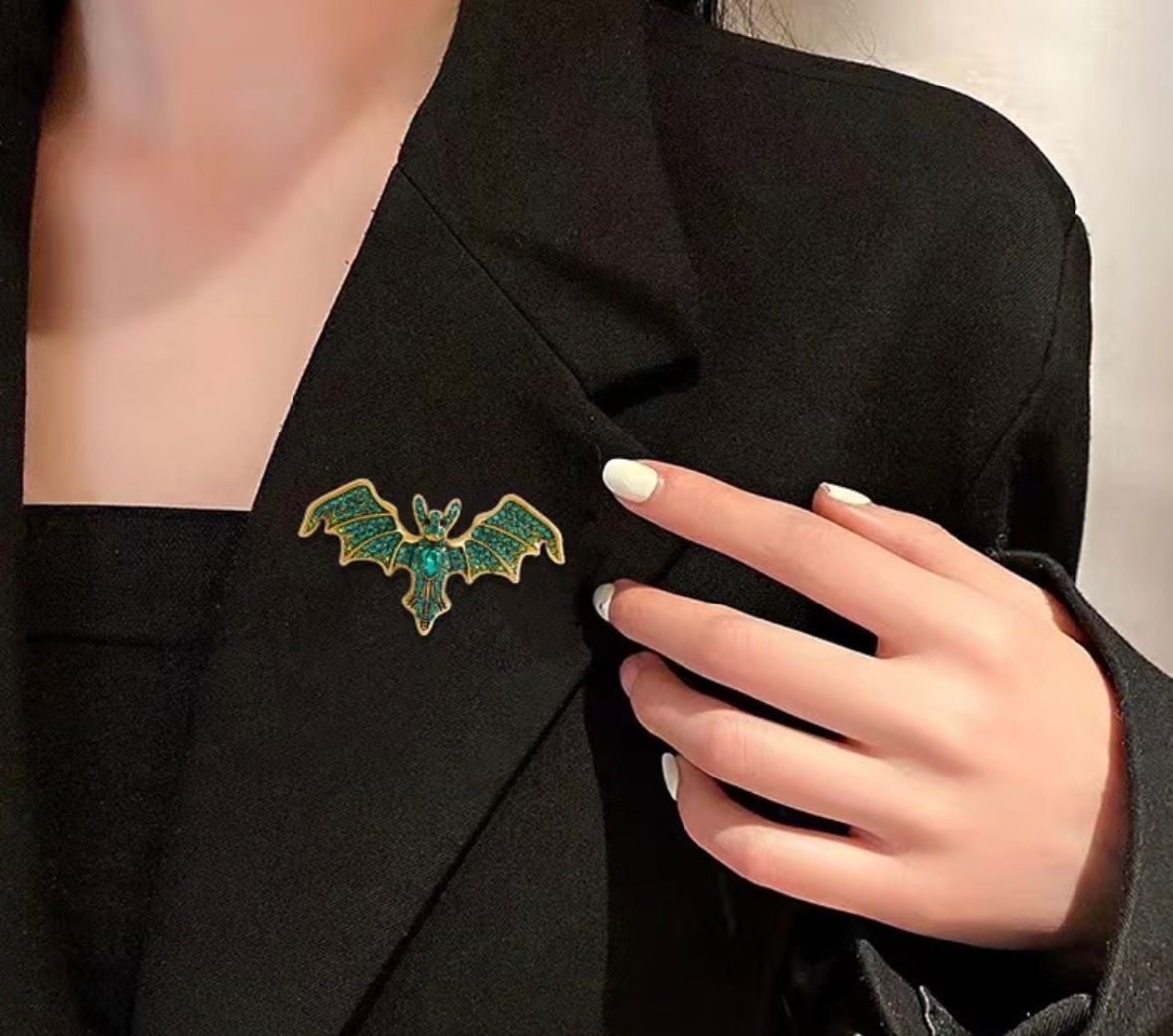 Unbranded Gold Tone Green Rhinestone Bat Brooch Pin Halloween 5