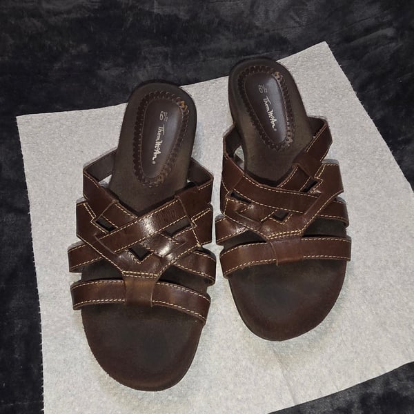 Thom McAn Brown Leather Wedge Sandals Size 6.5