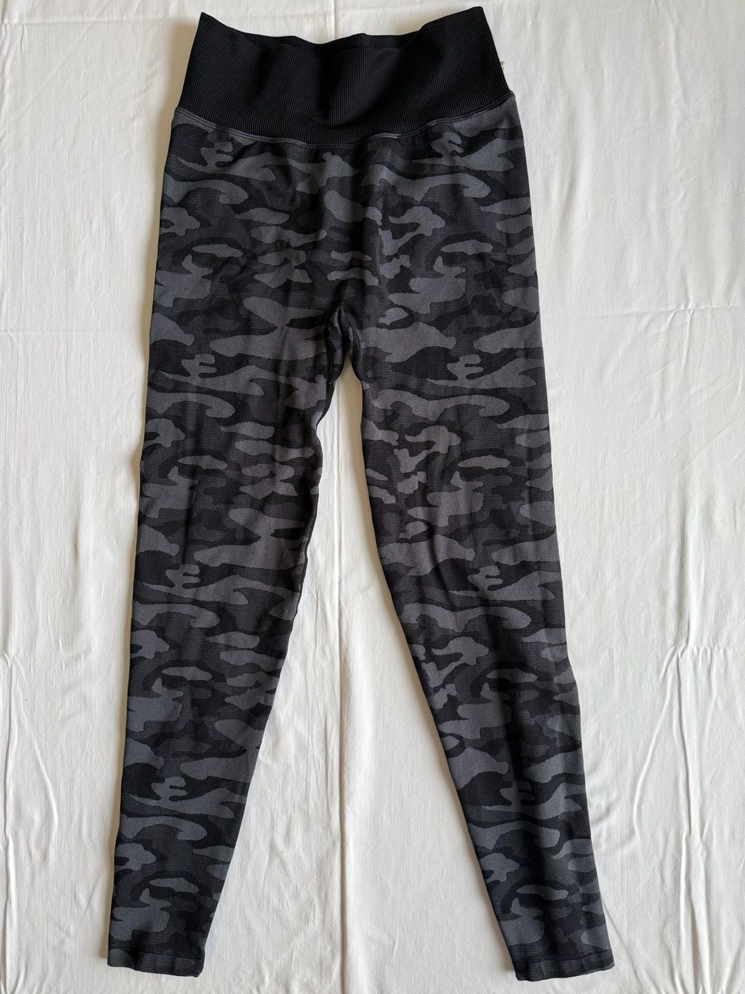 Pink VS Seamless Leggings Black Camo High Waisted Athleisure 3