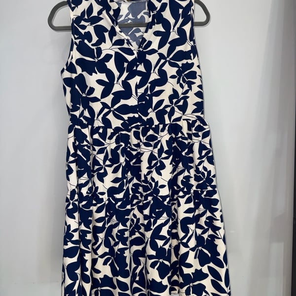 Unbranded Blue and White Leaf Print Tiered Sleeveless Dress Size XS