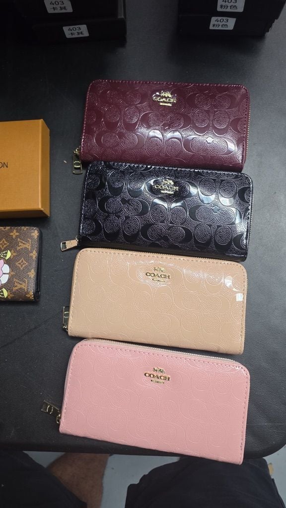 Coach Signature Zip Around Wallet 1