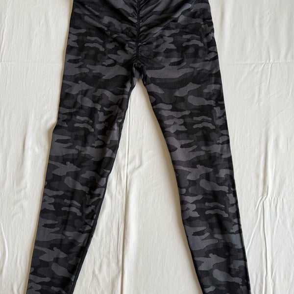 Pink VS Seamless Leggings Black Camo High Waisted Athleisure