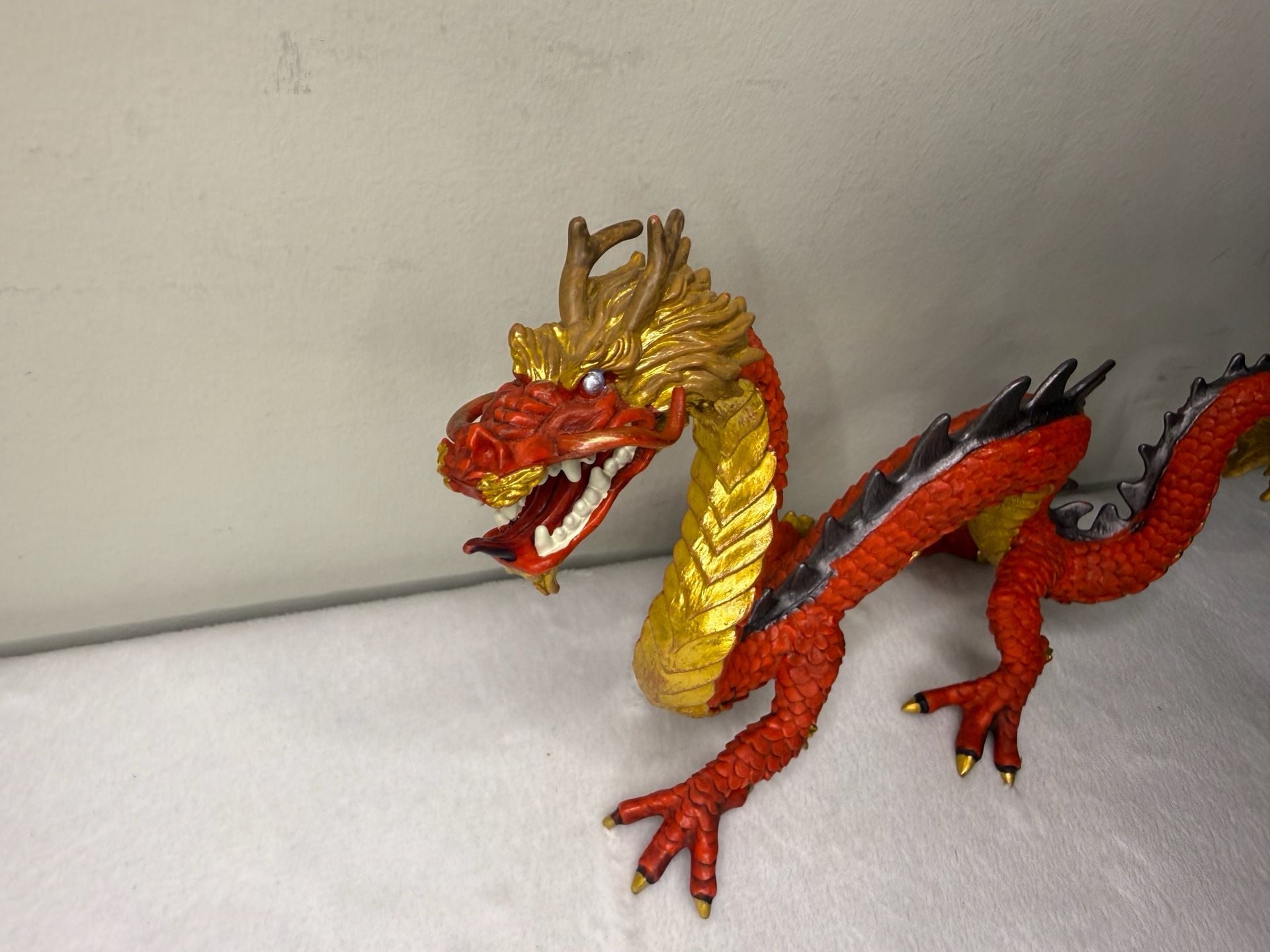Safari Ltd. Horned Chinese Dragon Toy Figurine Red and Blue Set of 2 3