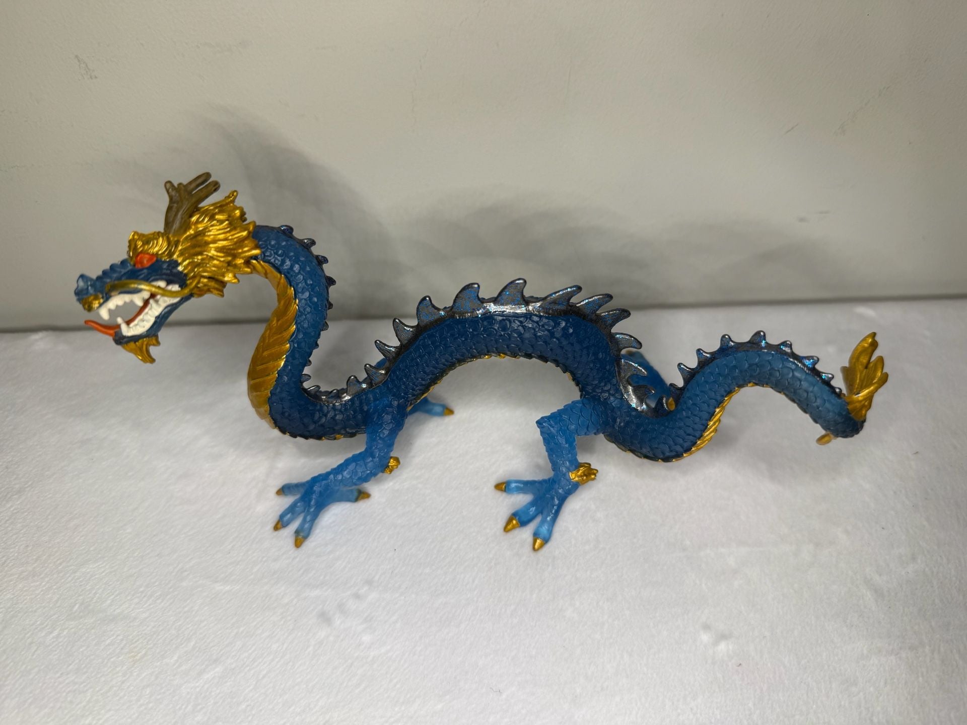 Safari Ltd. Horned Chinese Dragon Toy Figurine Red and Blue Set of 2 7