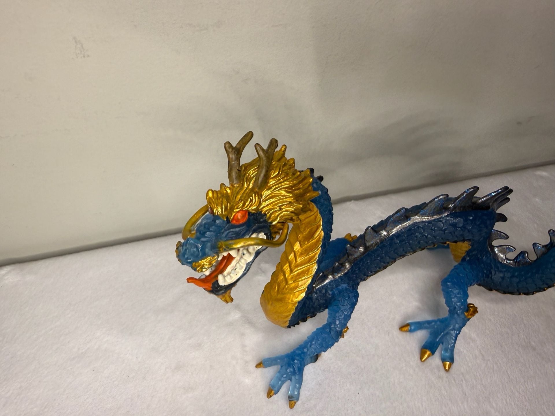 Safari Ltd. Horned Chinese Dragon Toy Figurine Red and Blue Set of 2 8