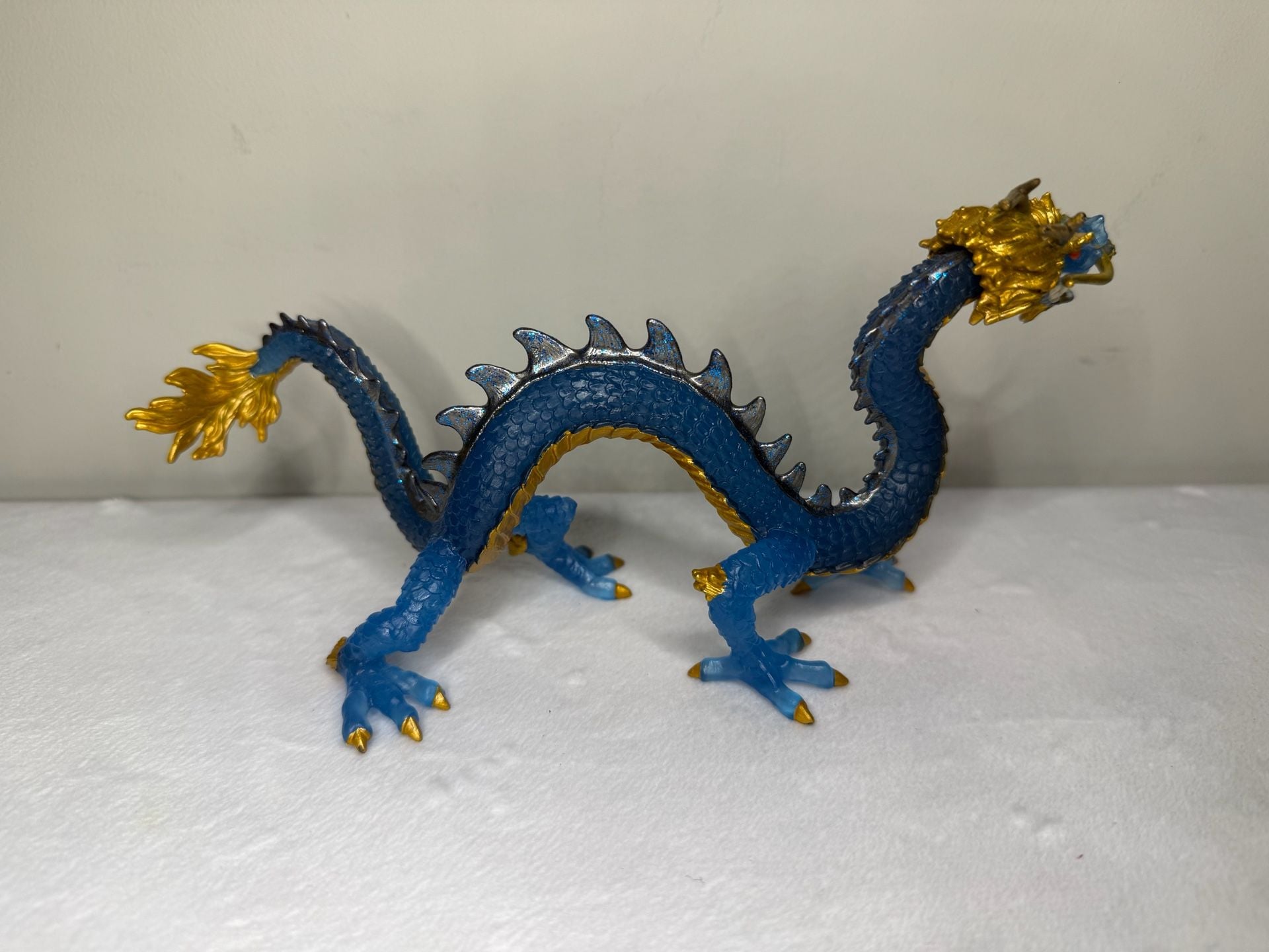 Safari Ltd. Horned Chinese Dragon Toy Figurine Red and Blue Set of 2 9