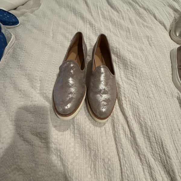 Johnston & Murphy Mitzi Venetian Pewter Metallic Suede