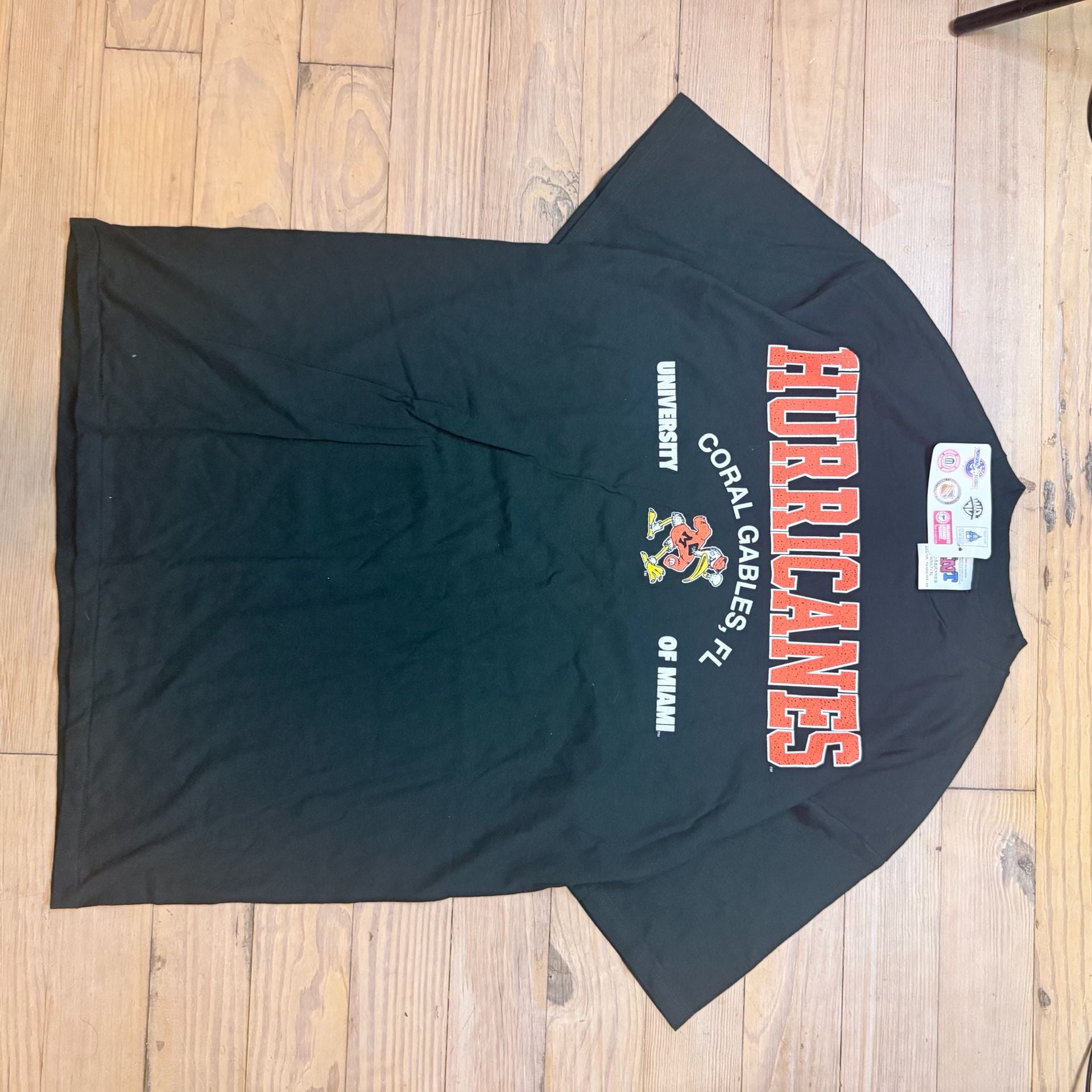 NWT University Of Miami Hurricanes T-Shirt Green Graphic College Tee 9