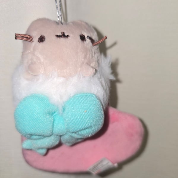 NEW Gund Pusheen Plush Ornament Plush Toy with Bow and Pink Stocking