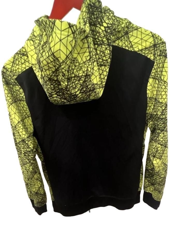 Nike Dri-Fit Child’s Hoodie Size XL Black Volt Yellow Geometric Graphic Pullover 3