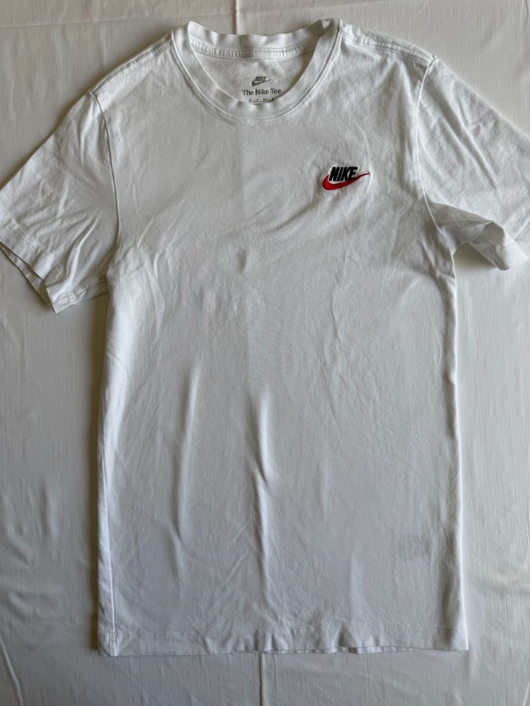 Nike The Nike Tee Size XS White Short Sleeve Embroidered Logo T-Shirt 2