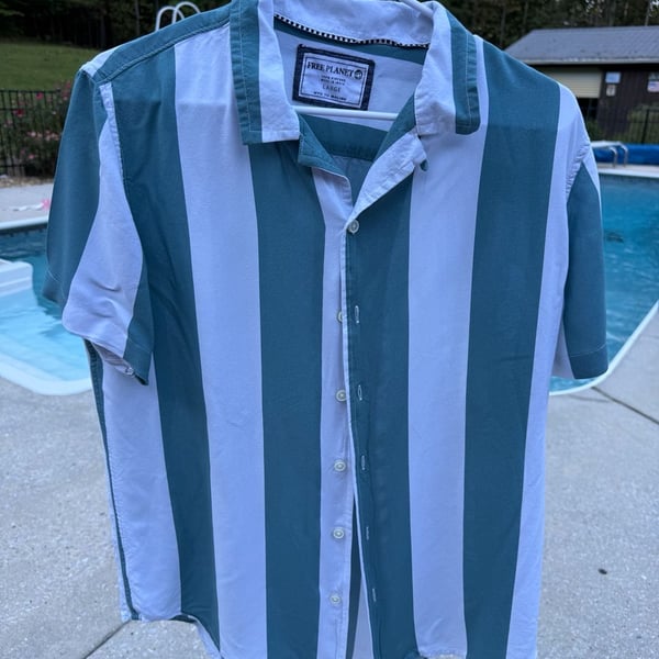 Free Planet Camp Shirt Size Large Green White Striped Short Sleeve