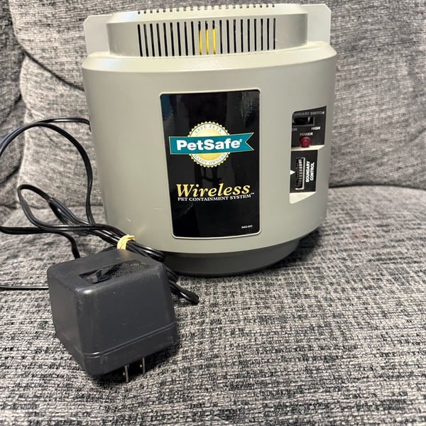 PetSafe IF-100 Wireless Pet Containment System Transmitter with Power Supply