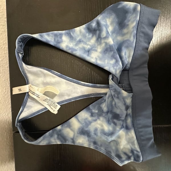 PINK Victoria's Secret Ultimate Lightly Lined Sports Bra Size S Blue Tie-Dye