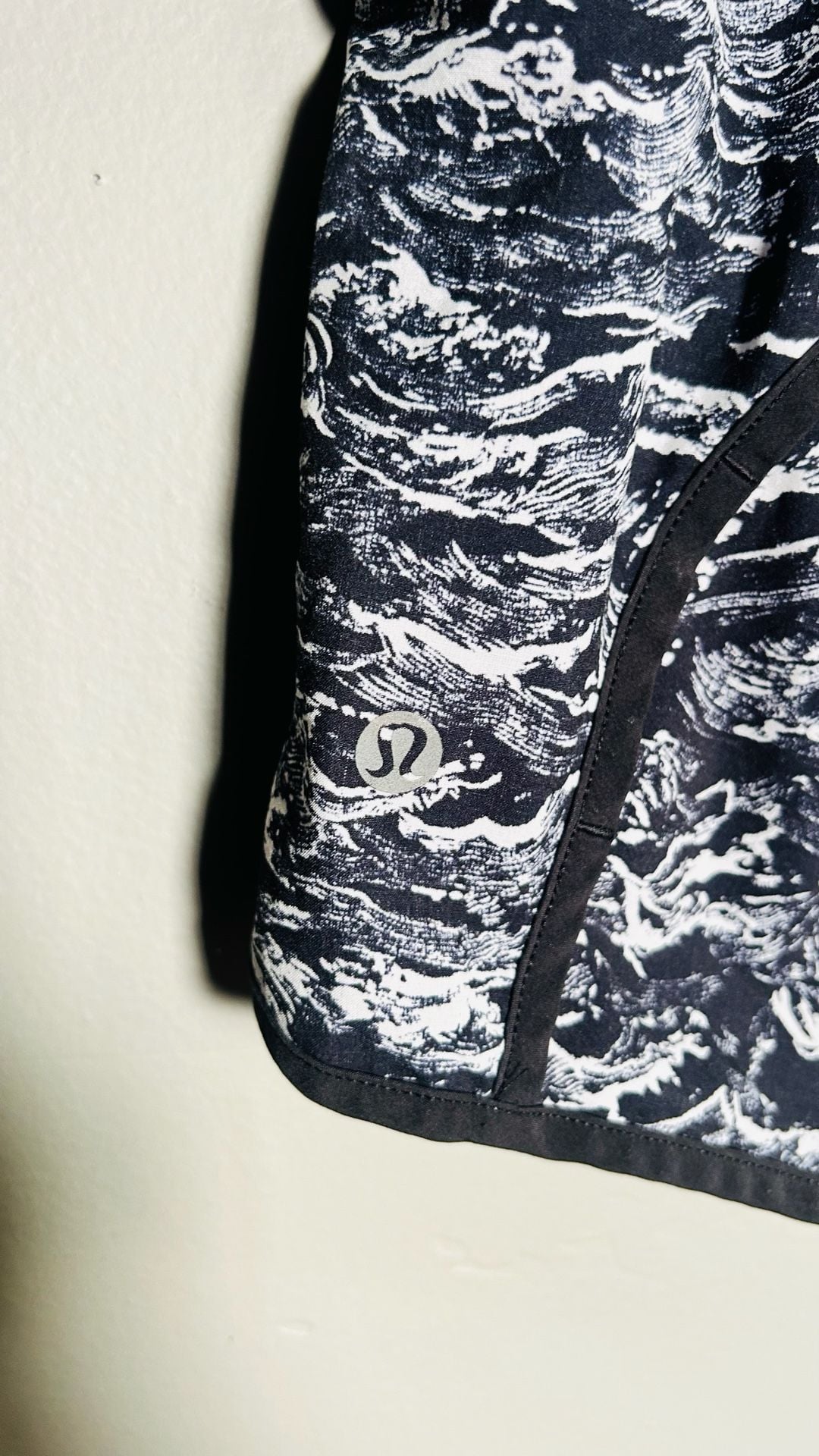 Lululemon Speed Short Womens Sz 2 Nami Wave White Black High Waist Stretch Zip. Pc 155 4